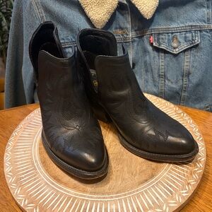 Black Ariat Leather Ankle Boots